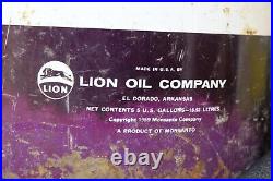 1959 Lion 5 Gallon Natural Lube Motor Oil Metal Can Sign El Dorado Arkansas Auto