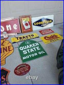 KILLER original vintage 1950's TRACTO MOTOR OILembossed tin sign with oil rigs