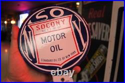 SCARCE 1930s SOCONY STANDARD MOTOR OIL NEW YORK 2-SIDED PADDLE PORCELAIN SIGN