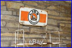 SCARCE 1940's LION MOTOR OIL METAL OIL CAN RACK SIGN DISPLAY GAS OIL SERVICE 66