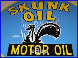 Vintage Skunk Heavy Duty Motor Oil Animal 11 3/4 Porcelain Metal Gasoline Sign