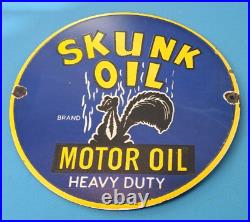 Vintage Skunk Motor Oil Porcelain Gas Service Station Rack Pump Plate Sign